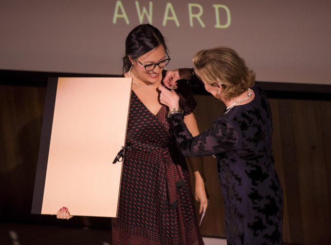 Queen Sonja presented the Award to Emma Nishimura. Photo: Nina Rangøy / NTB scanpix